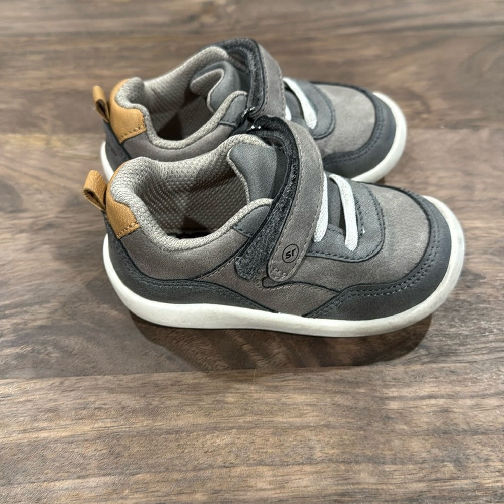 Stride rite 360 size 5M boys